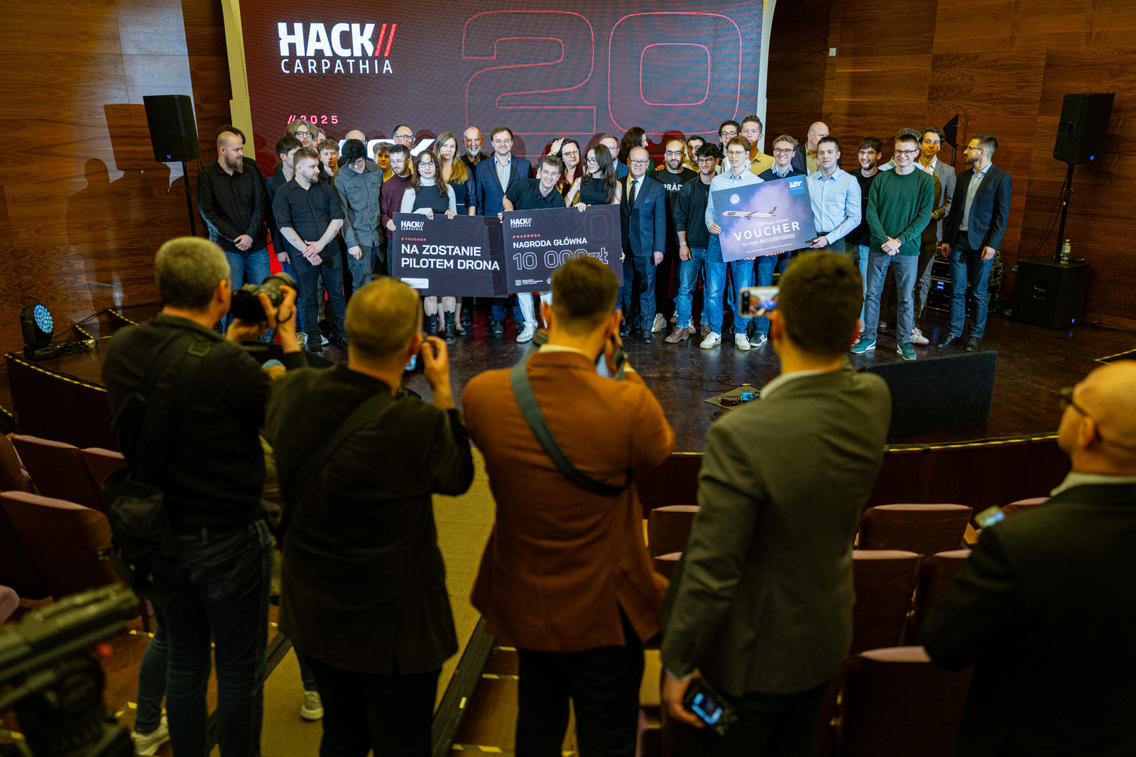 Członkowie Koła Naukowego Machine Learning zwycięzcami w HackCarpathia
